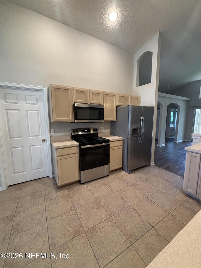13758 Sea Hawk Street - Photo 3