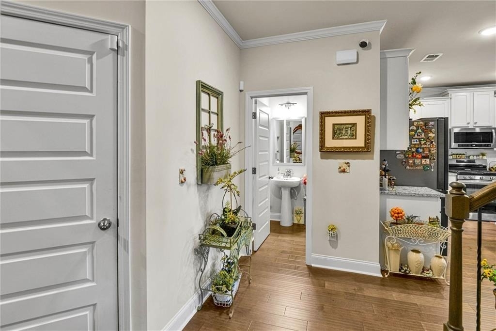 2423 Chene Drive - Photo 3