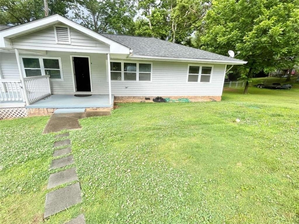 4415 Oak Street - Photo 0