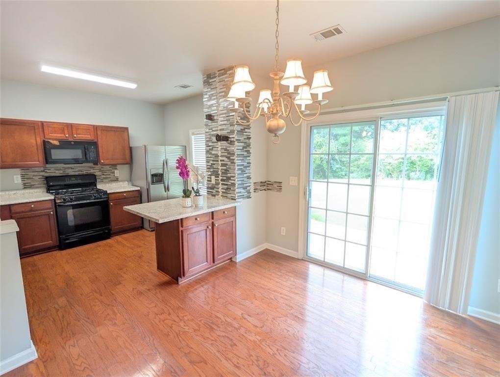 1010 Prestwyck Court - Photo 2