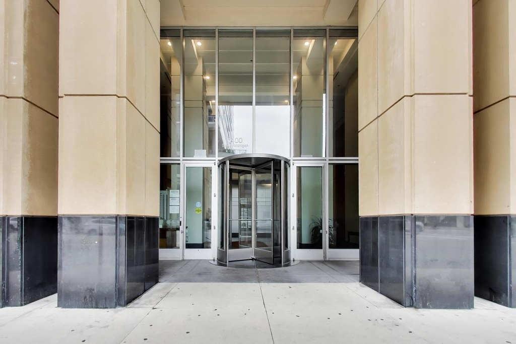 1400 S Michigan Avenue - Photo 1