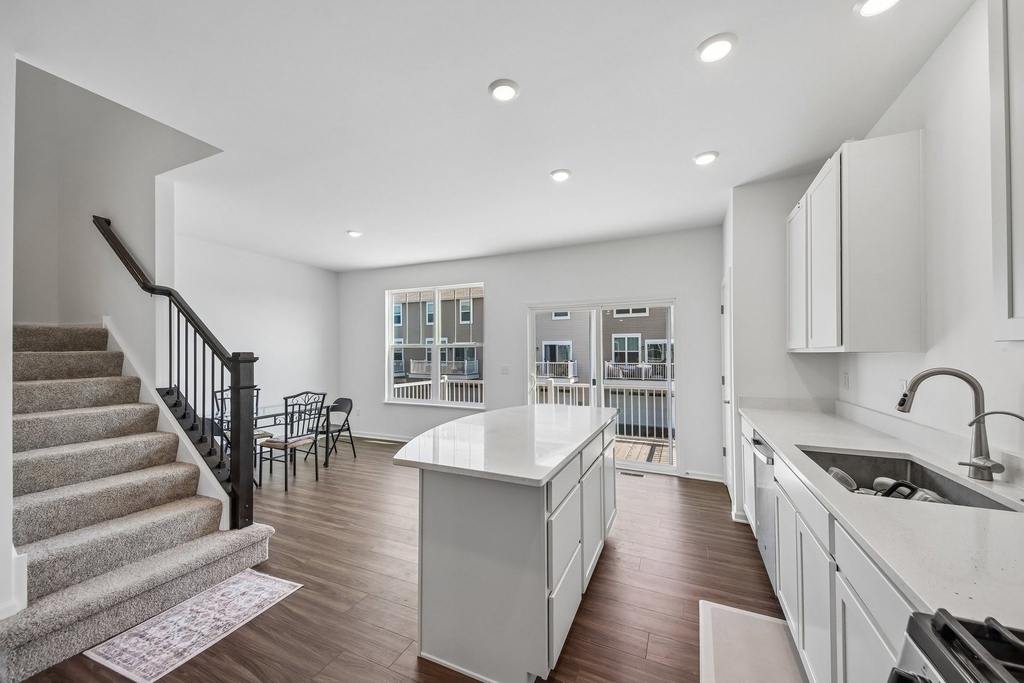 1109 Atterberg Road - Photo 2
