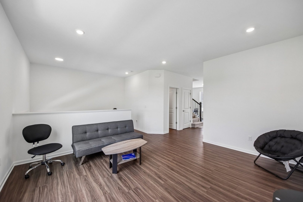 1109 Atterberg Road - Photo 6