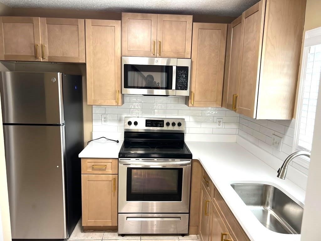 872 Baltimore Place Sw - Photo 1