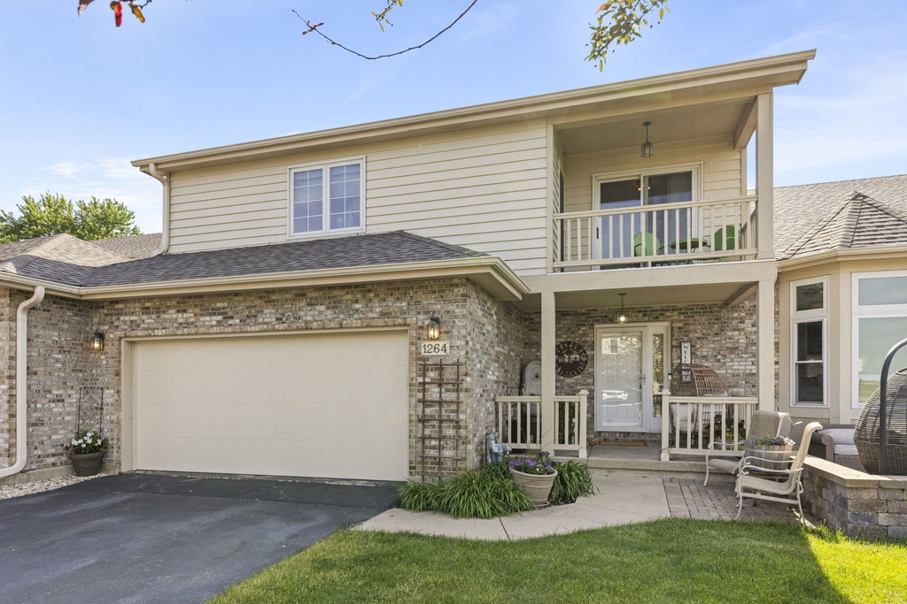 1264 Bellevue Drive - Photo 0