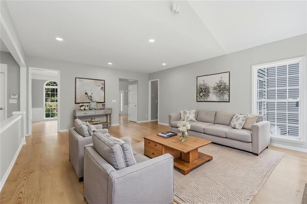 770 Glastonbury Court - Photo 15