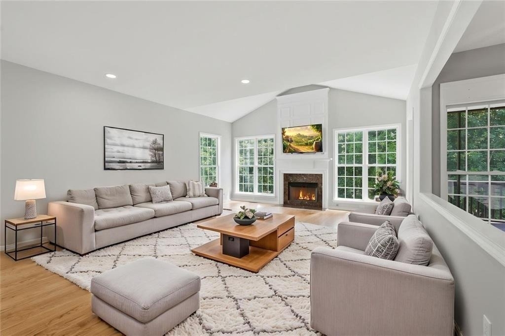 770 Glastonbury Court - Photo 13