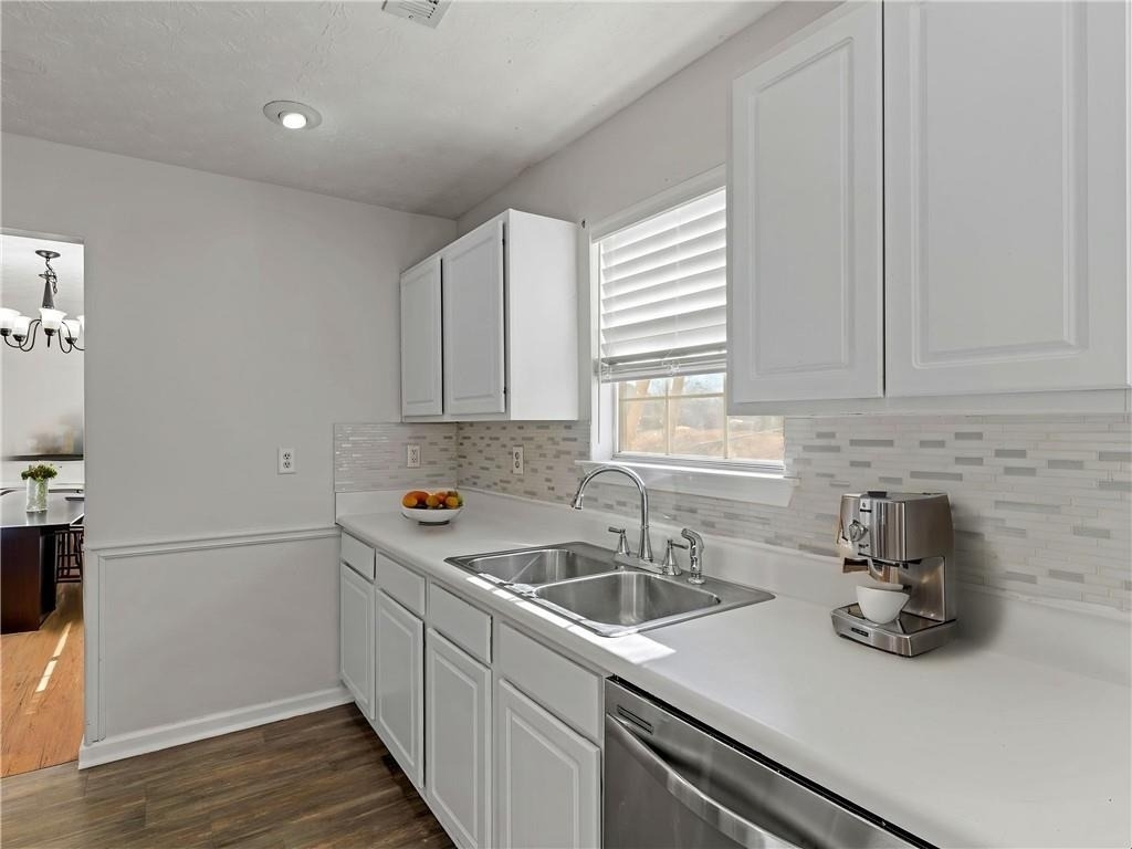 108 Greenleaf Drive - Photo 6