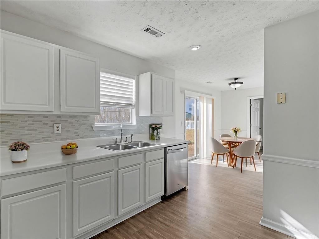 108 Greenleaf Drive - Photo 5