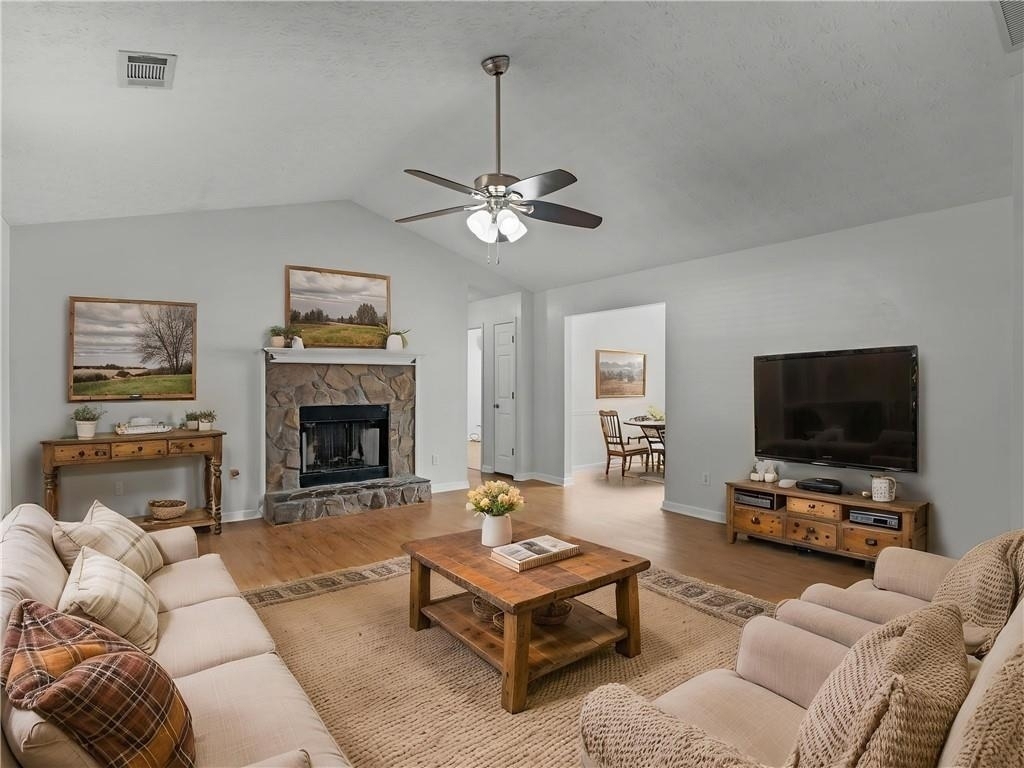 108 Greenleaf Drive - Photo 1