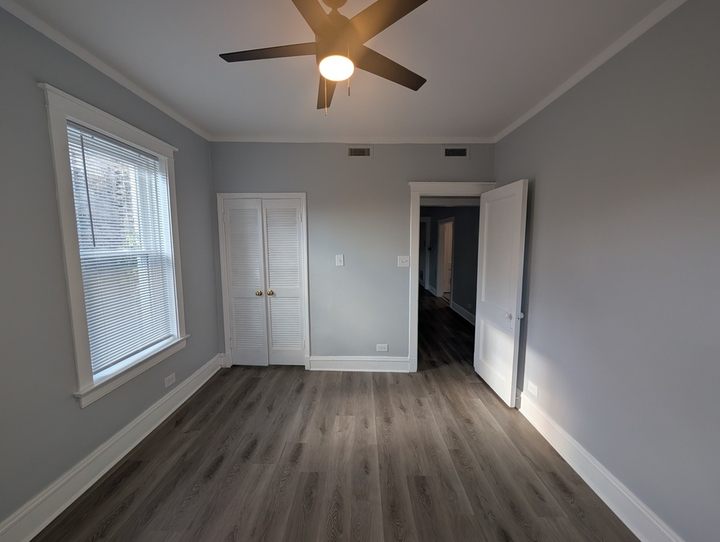 1457 W Foster Avenue - Photo 9