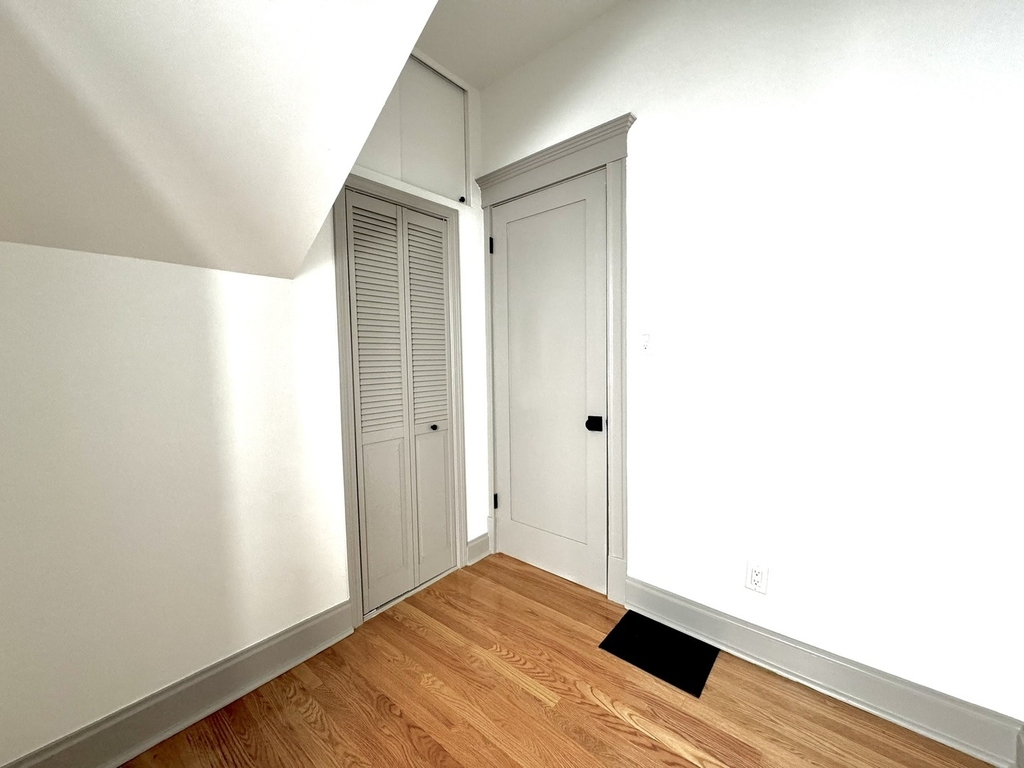 2424 N Mozart Street - Photo 9
