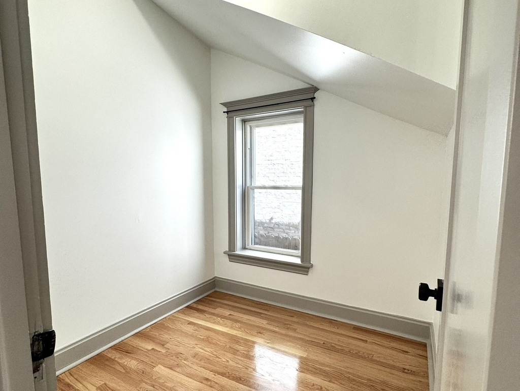 2424 N Mozart Street - Photo 10