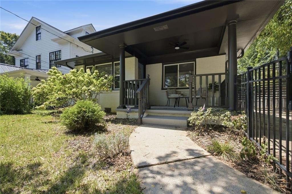 166 Howard Street Ne - Photo 0