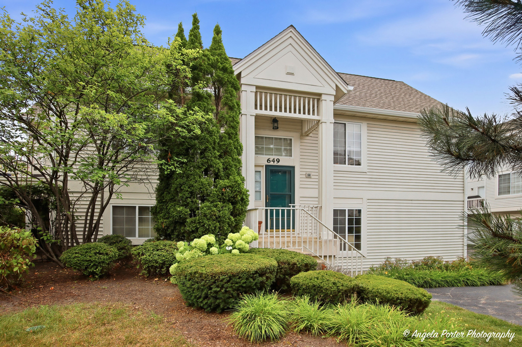 649 S Parkside Drive - Photo 0