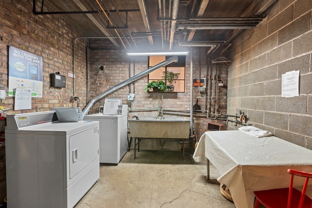 1539 Monroe Avenue - Photo 11
