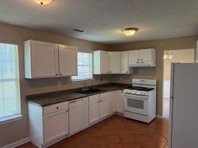 878 Asbury Trail - Photo 4