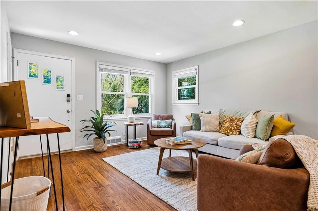 2670 Woodridge Drive - Photo 3