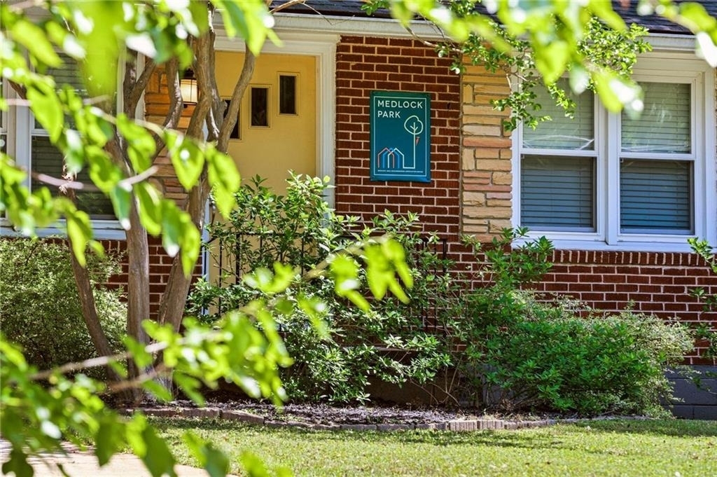 2670 Woodridge Drive - Photo 1
