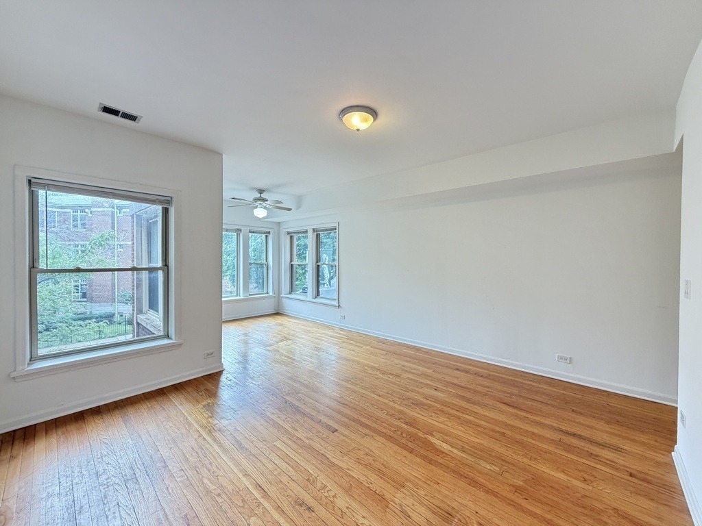 5783 N Ridge Avenue - Photo 9