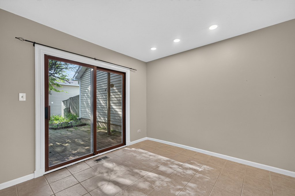 244 Coventry Court - Photo 10