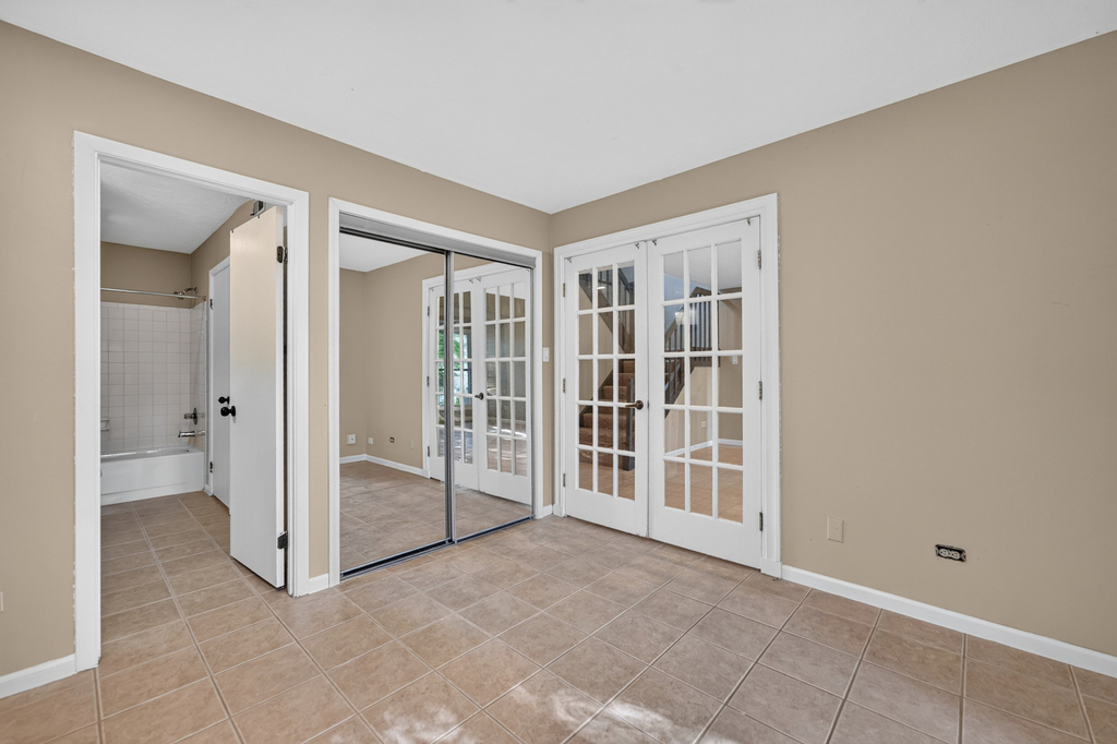 244 Coventry Court - Photo 11