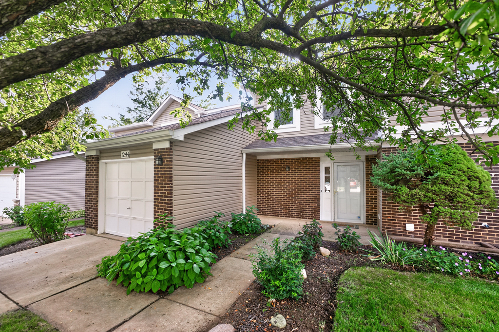 244 Coventry Court - Photo 0