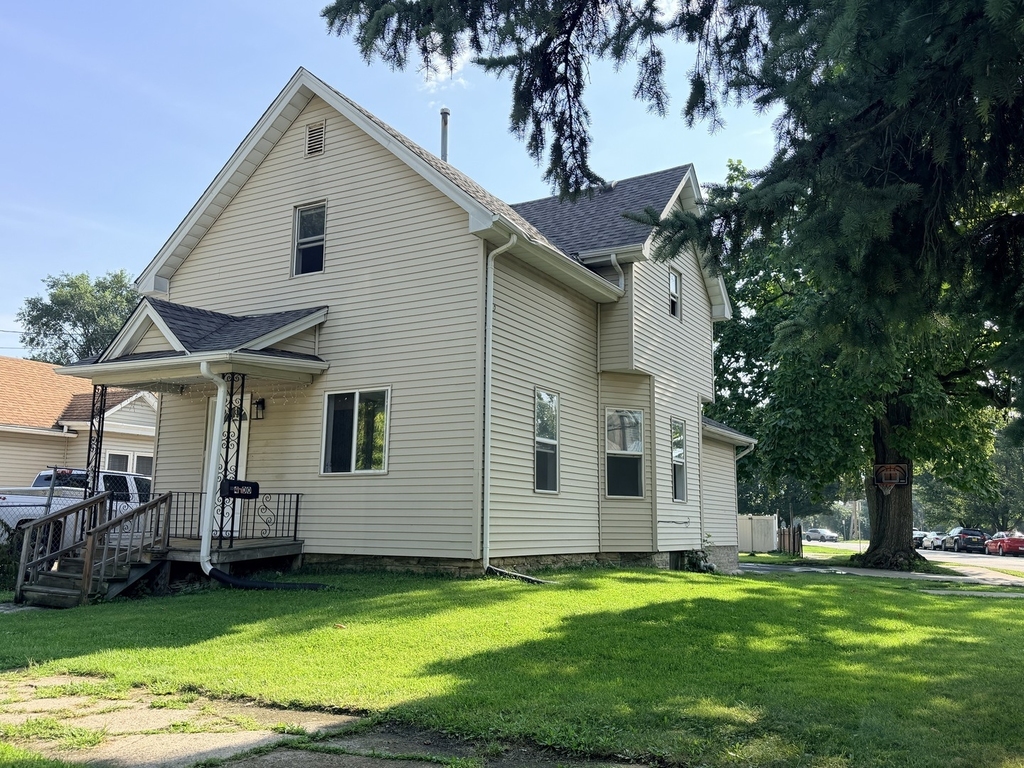 400 Summit Street - Photo 0