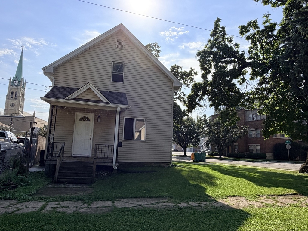 400 Summit Street - Photo 1