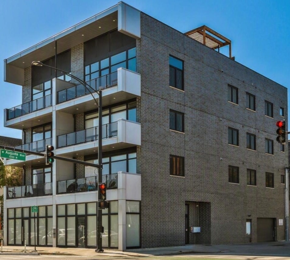 1203 W Augusta Boulevard - Photo 0