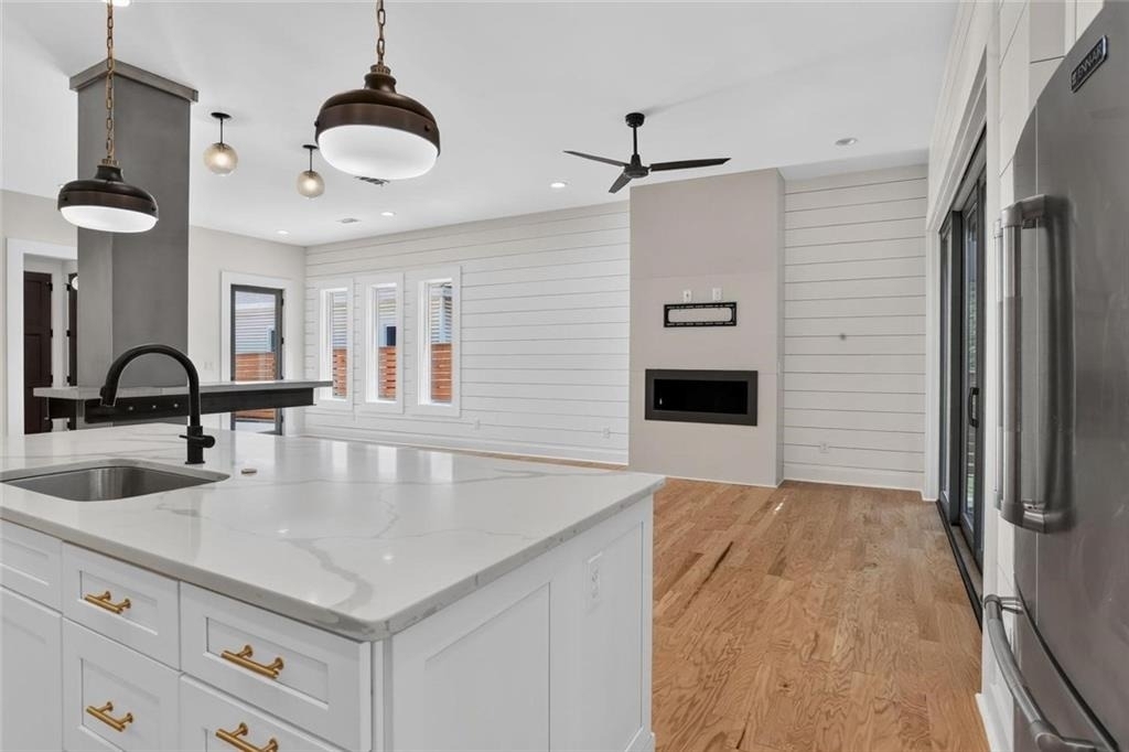 244 Locust Street Ne - Photo 24