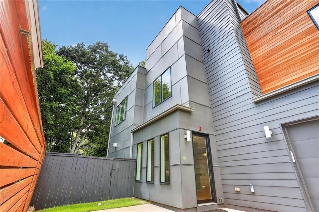 244 Locust Street Ne - Photo 8