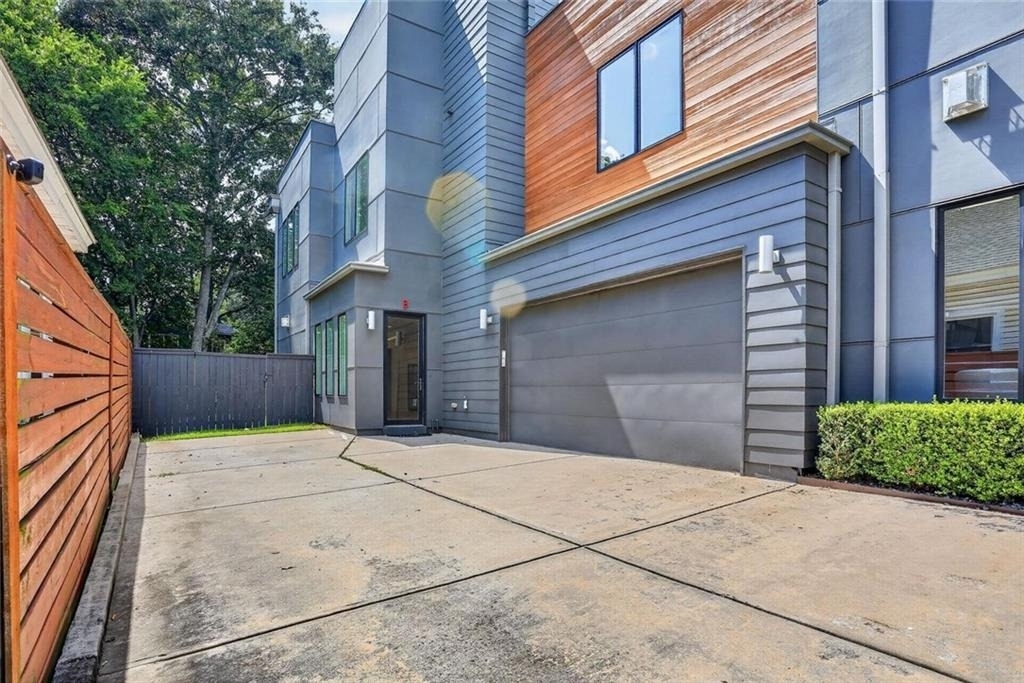 244 Locust Street Ne - Photo 35