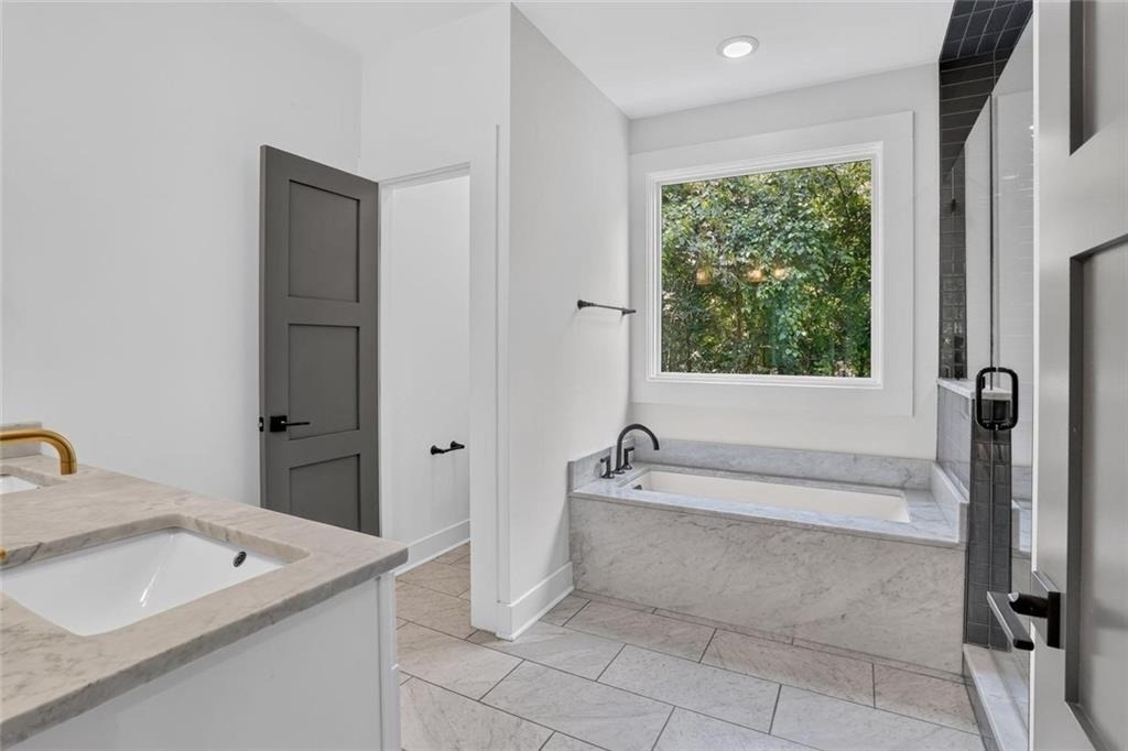 244 Locust Street Ne - Photo 11