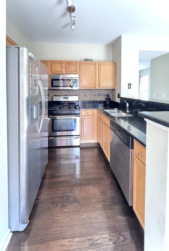 2424 Courtyard Circle - Photo 10