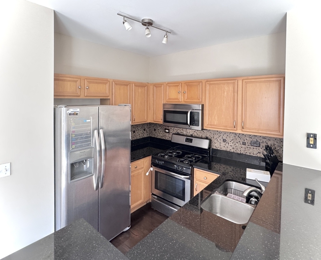 2424 Courtyard Circle - Photo 9