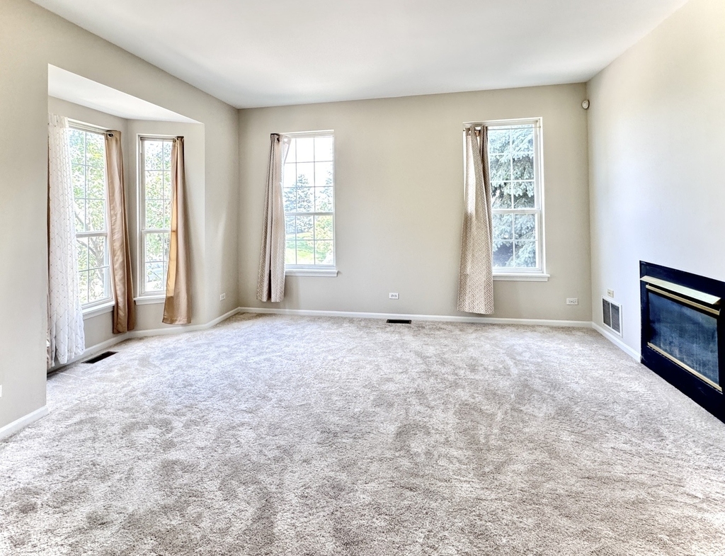 2424 Courtyard Circle - Photo 5