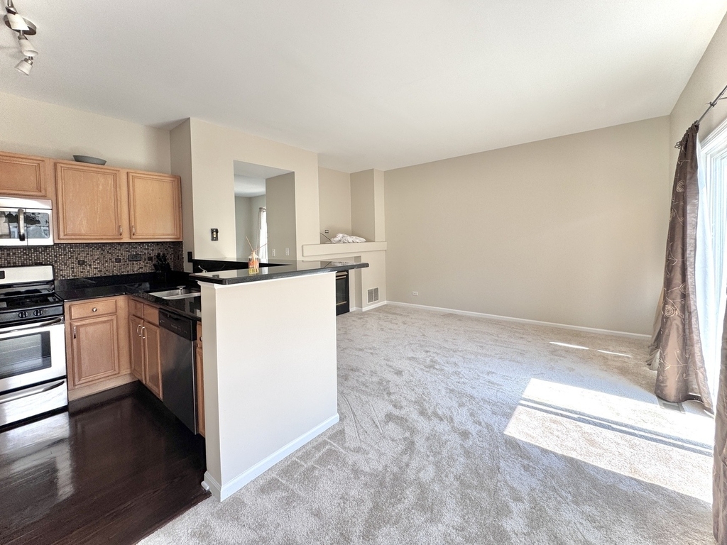 2424 Courtyard Circle - Photo 8
