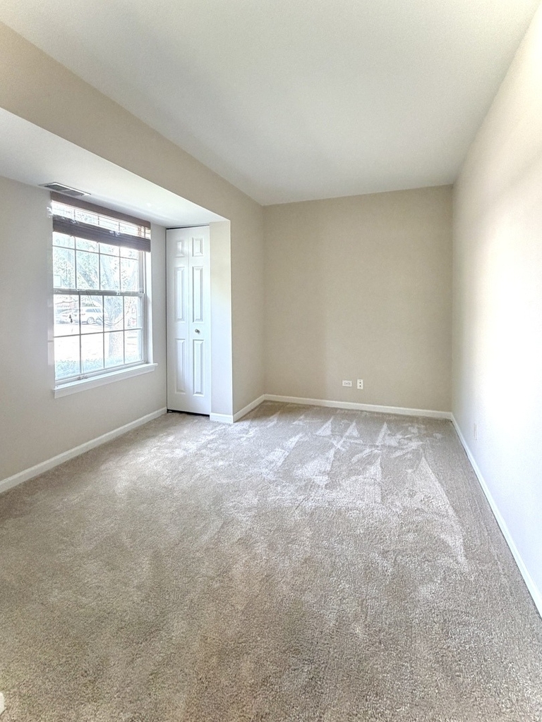2424 Courtyard Circle - Photo 29