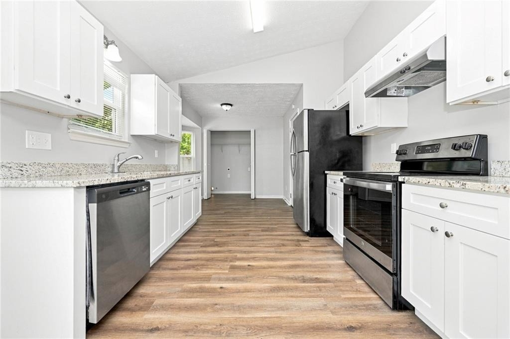 5611 La Fleur Trail - Photo 2