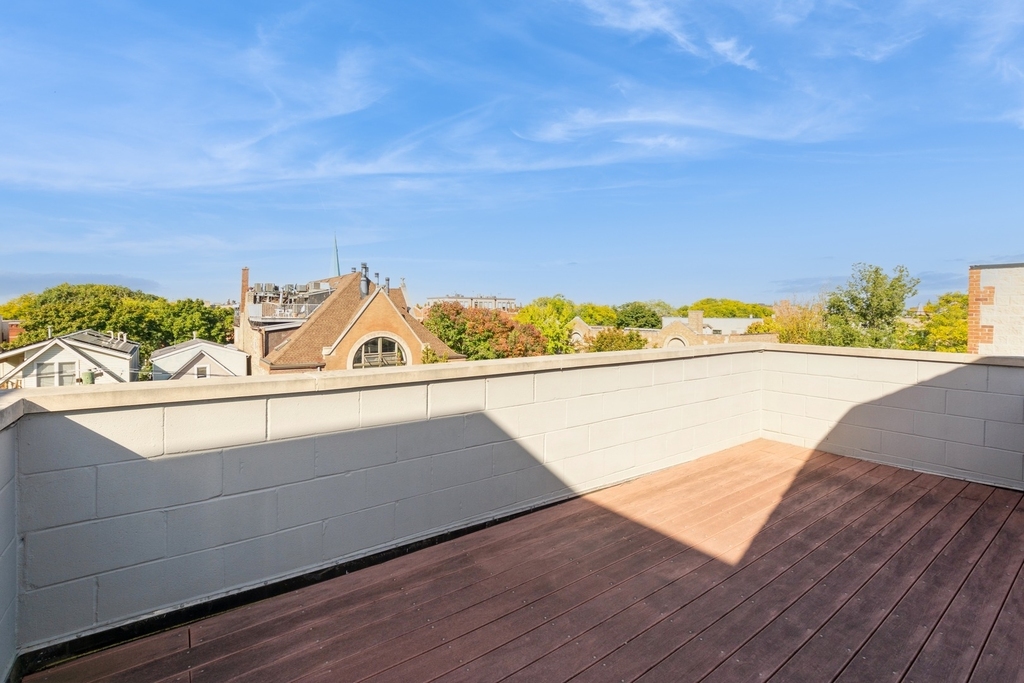 3052 N Sheffield Avenue - Photo 11
