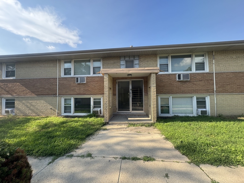 18446 Torrence Avenue - Photo 0