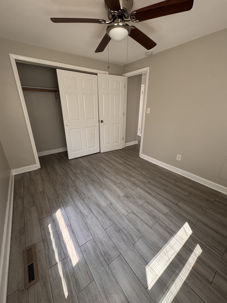 18446 Torrence Avenue - Photo 8