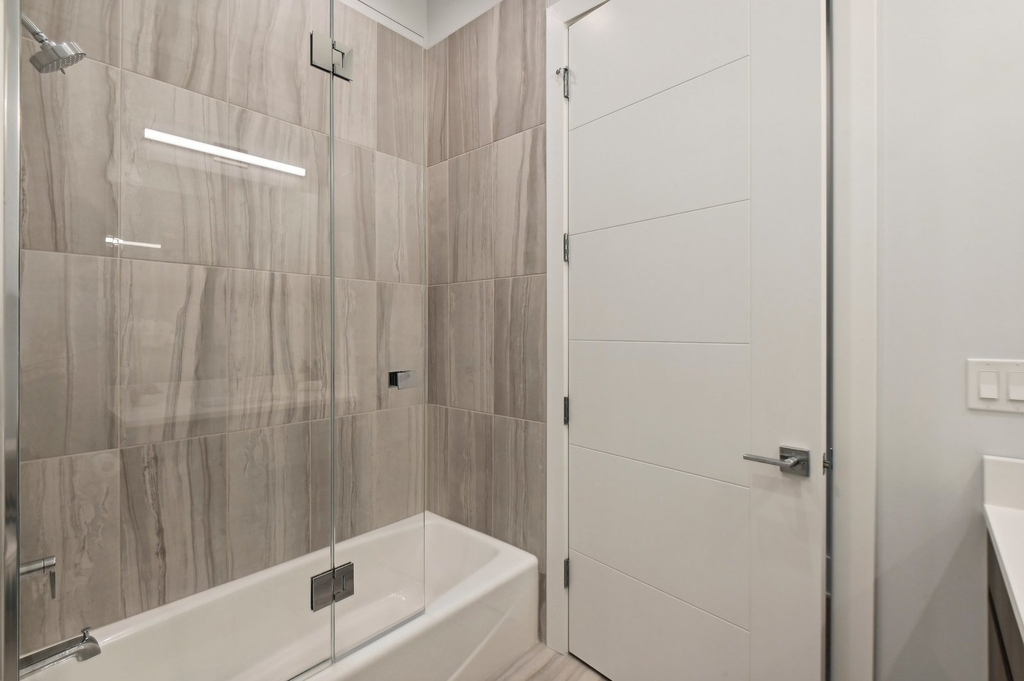 812 W Adams Street - Photo 4