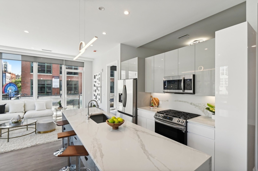 812 W Adams Street - Photo 9
