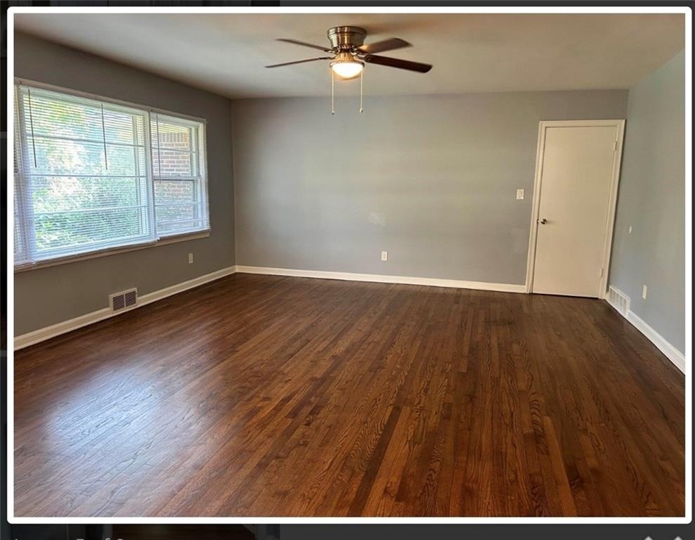 2354 Greenglade Road Ne - Photo 4