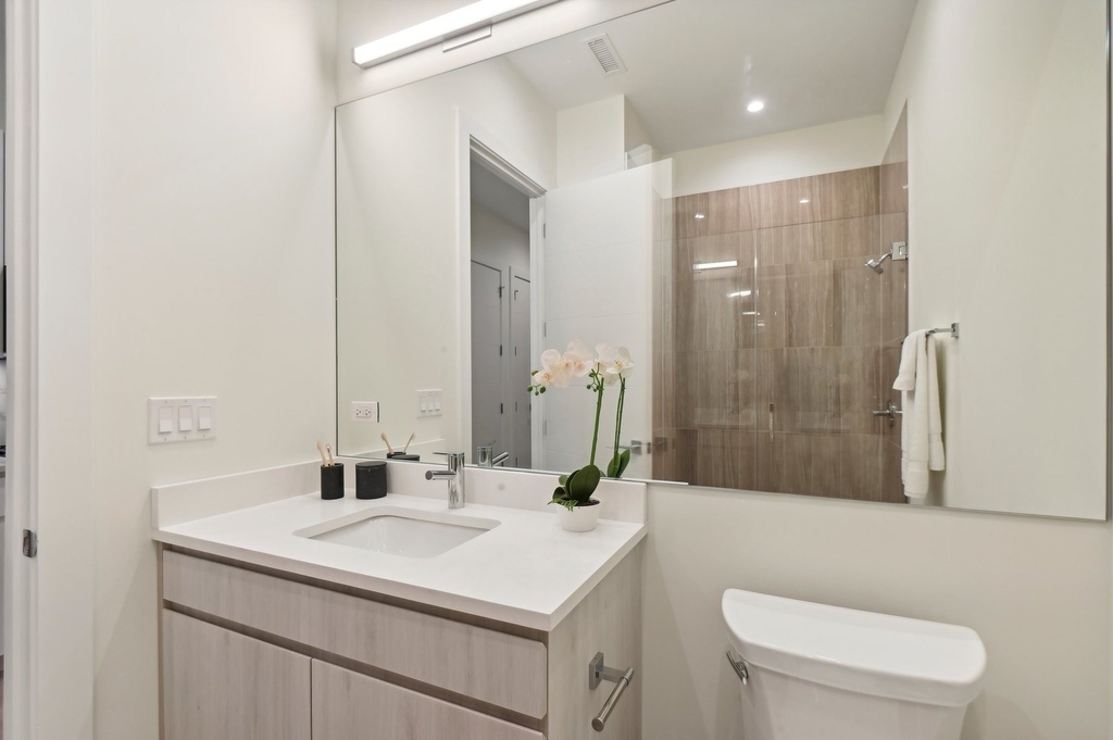 812 W Adams Street - Photo 11