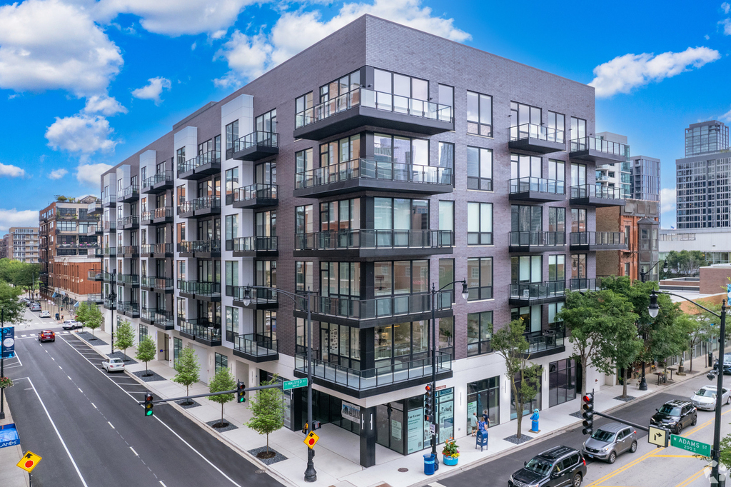 812 W Adams Street - Photo 0