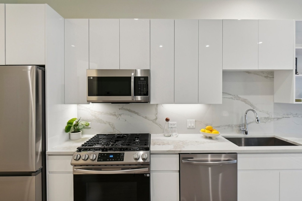 812 W Adams Street - Photo 5