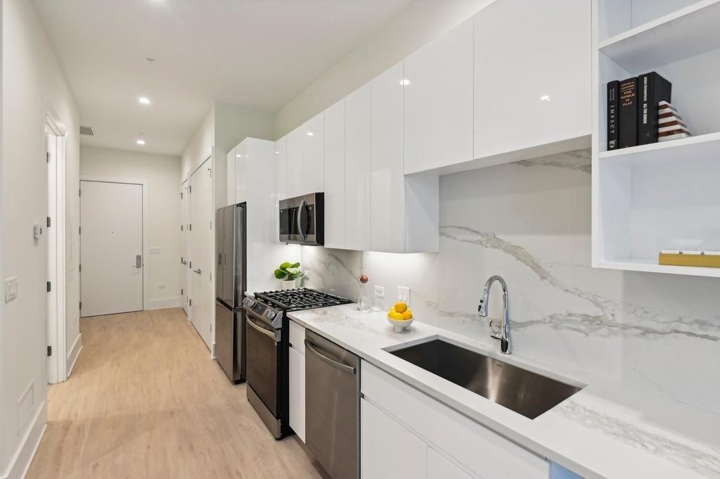 812 W Adams Street - Photo 7